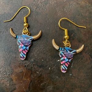 NWT - Bohemian style cow skull western cowboy style - metal dangle earrings